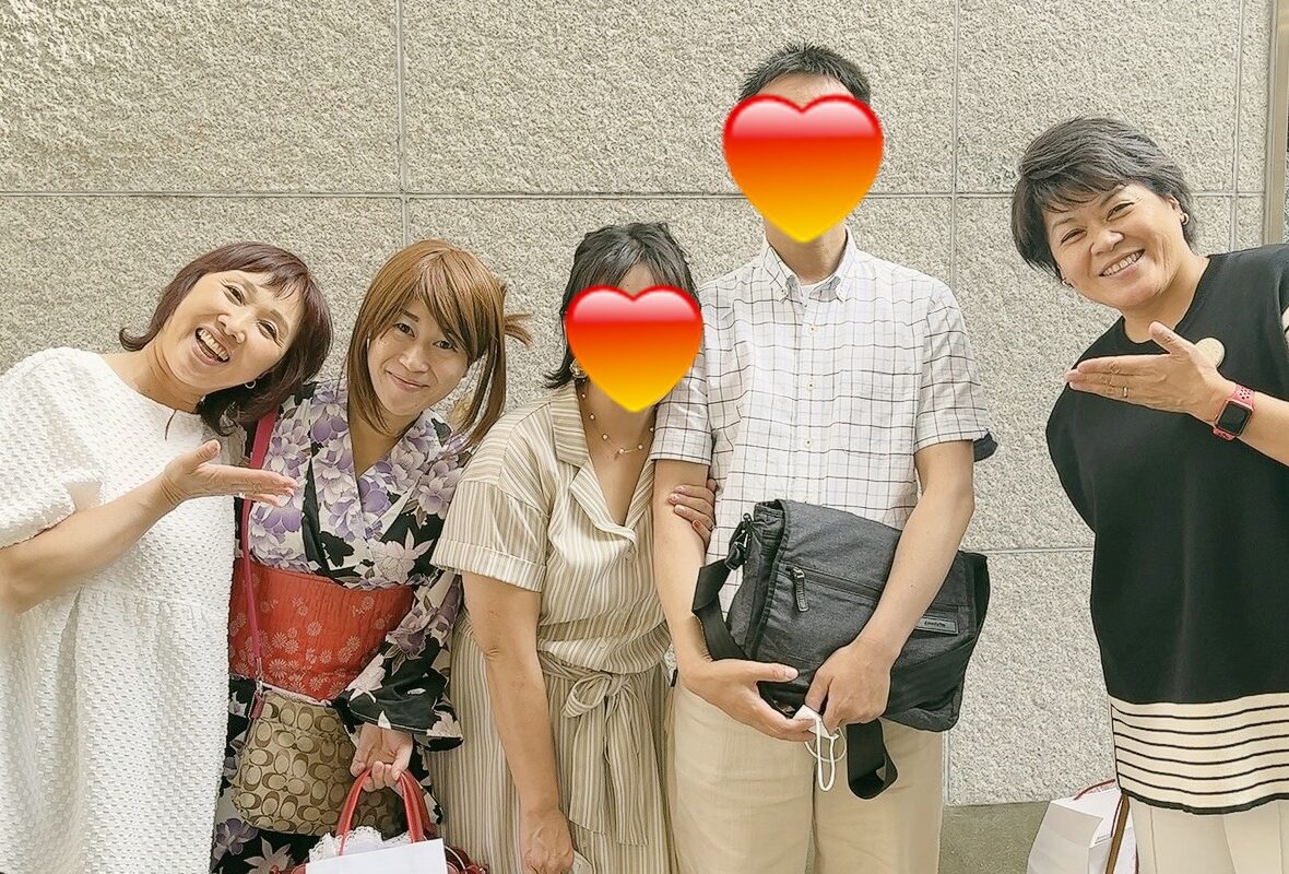 49歳の女性・47歳の男性の画像